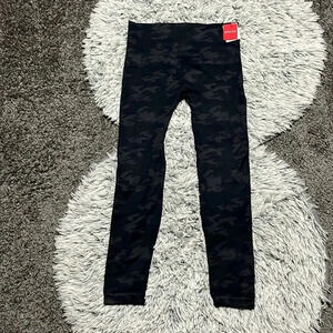 Spanx Black Camo Leggings Size 1X